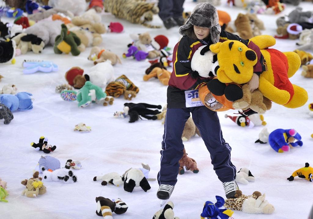 Le lancer des peluches aux Vernets s'est fait après un but... biennois!