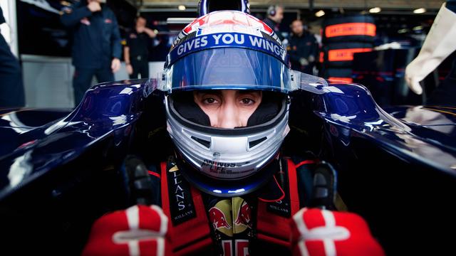 Sébastien Buemi rentre et sort toujours du côté gauche de la monoplace. [Red Bull Photofiles - DR]