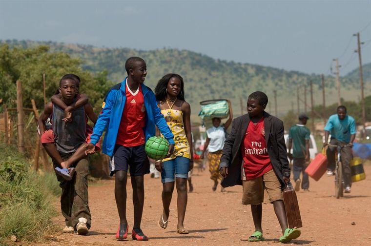Un road-movie de 5000 kilomètres en Afrique pour une équipe haute en couleurs. [Pathé films]