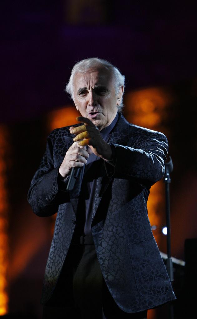 Charles Aznavour se produira en Suisse en novembre. [KEYSTONE - AP Photo/Bilal Hussein]