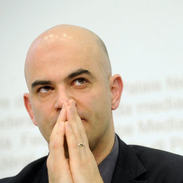 Alain Berset se donne le temps de la réflexion. [Lukas Lehmann]