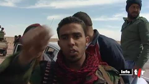 Libye: les forces loyales à Mouammar Kadhafi ont repris deux positions stratégiques grâce aux bombardements intensifs