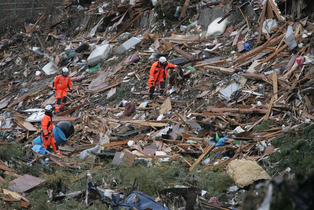 Les sauveteurs du Corps suisse d'aide humanitaire sont à l'oeuvre au Japon. [KEYSTONE - Michael Fichter]