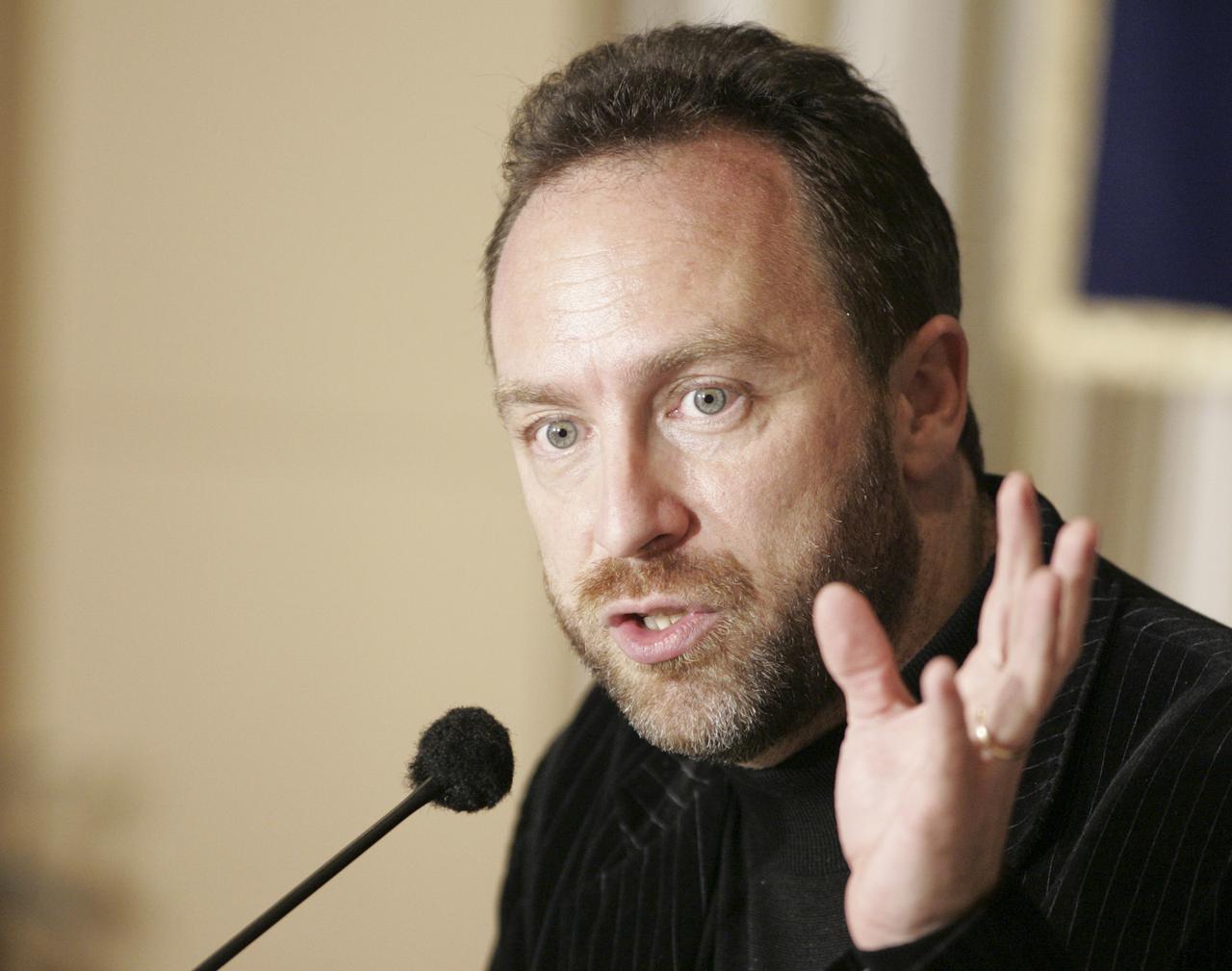 Le fondateur de Wikipédia Jimmy Wales fête les 10 ans d'un succès planétaire. [REUTERS - Michael Caronna]