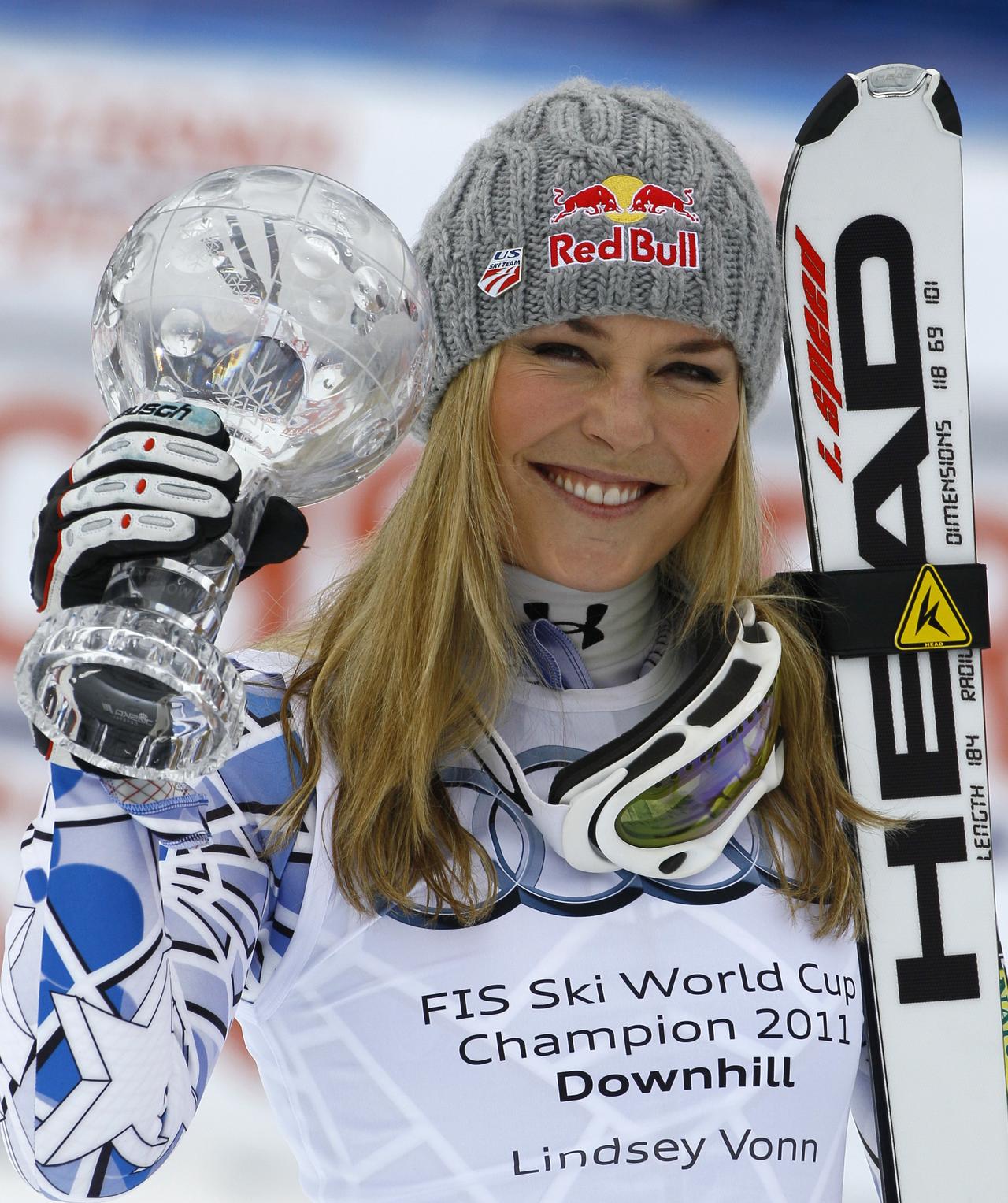 Lindsey Vonn, qui a reçu son Globe de descente, s'est idéalement replacée dans la course au général. [Reuters - Wolfgang Rattay]