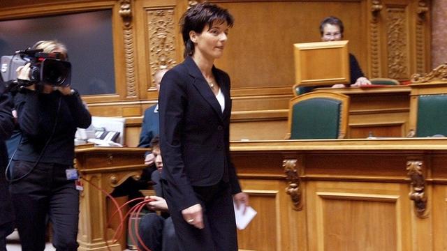 Le 10 décembre 2003, Ruth Metzler s'apprêtait à s'exprimer devant l'Assemblée fédérale juste après son éviction du Conseil fédéral.