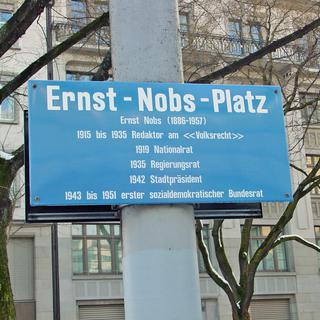 La place Ernst-Nobs à Zurich, en mémoire du conseiller fédéral. [Wikimedia - Gustav Broennimann]