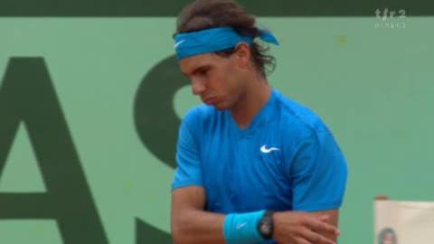 Tennis / Roland Garros (1/8): 3e manche. Nadal ne'st pas dans un bon jour. Il subit le jeu blanc de Ljubicic