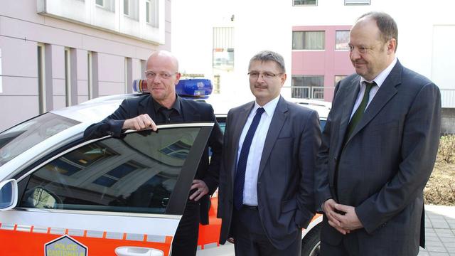 Olivier Guéniat, Charles Juillard et Jean Studer ce vendredi 8 avril à Delémont. [Gaël Klein]