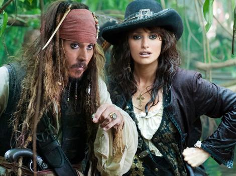 Johnny Depp et Penelope Cruz en rois de la flibuste.jpg