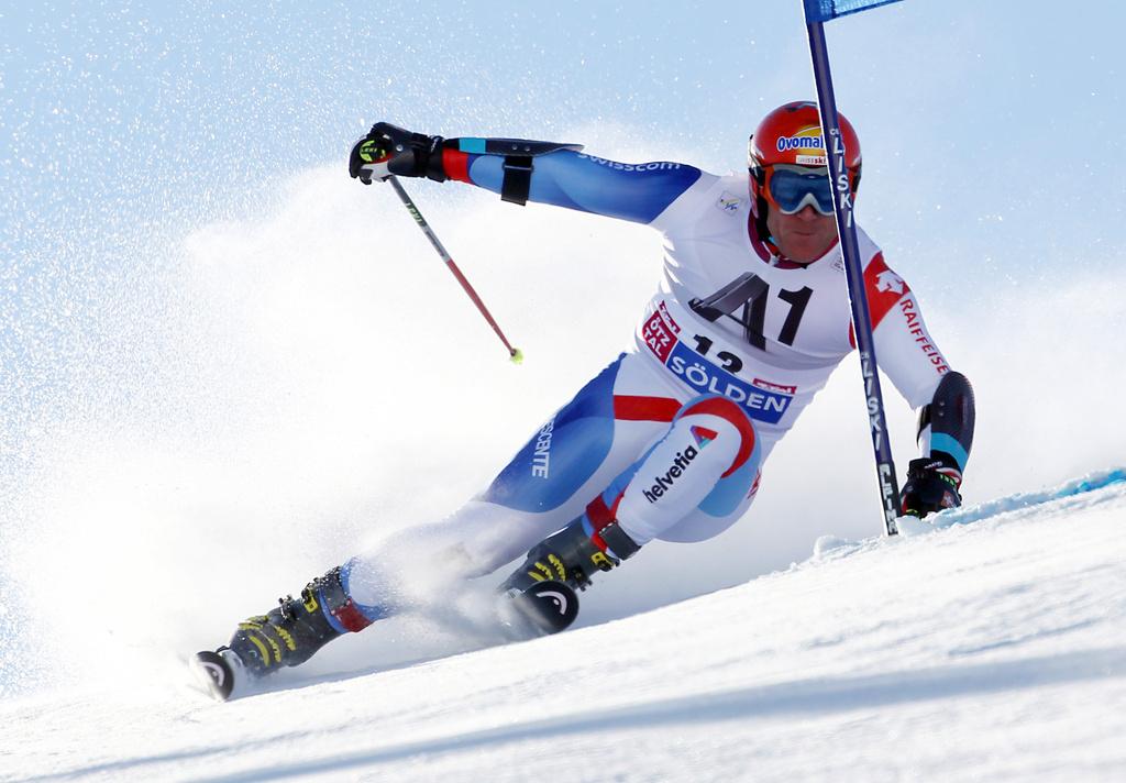 A Sölden, où il était "tenant du titre", Didier Cuche a été éliminé en 2e manche. [Keystone - Alessandro Trovati]