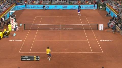 Tennis - 1/2 Finale à Madrid / 1er set: Federer égalise avec la manière (4-4)!