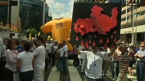 Anti et pro-Chavez dans les rues de Caracas dimanche