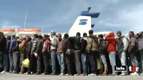 Réfugiés tunisiens à Lampedusa: près de 6'000 migrants sont actuellement sur la petite île italienne