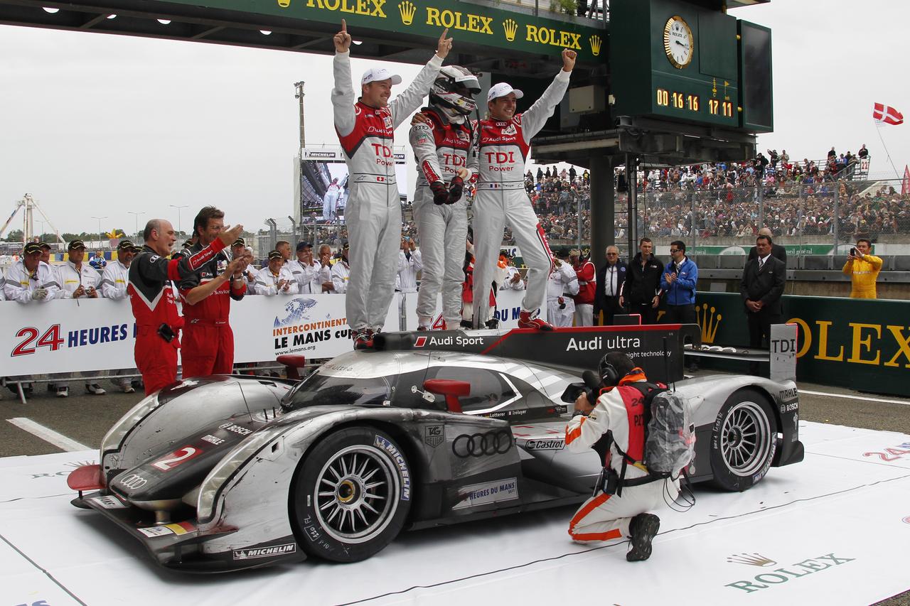 Dauphins l'an dernier, Benoît Tréluyer, André Lotterer et Marcel Fässler ont résisté jusqu'au bout pour s'imposer avec un peu plus de 13" d'avance sur les deuxièmes. [REUTERS - Stephane Mahe]