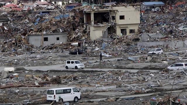 Japon dégats séisme raz-de-marée [Dennis M.Sagangan]