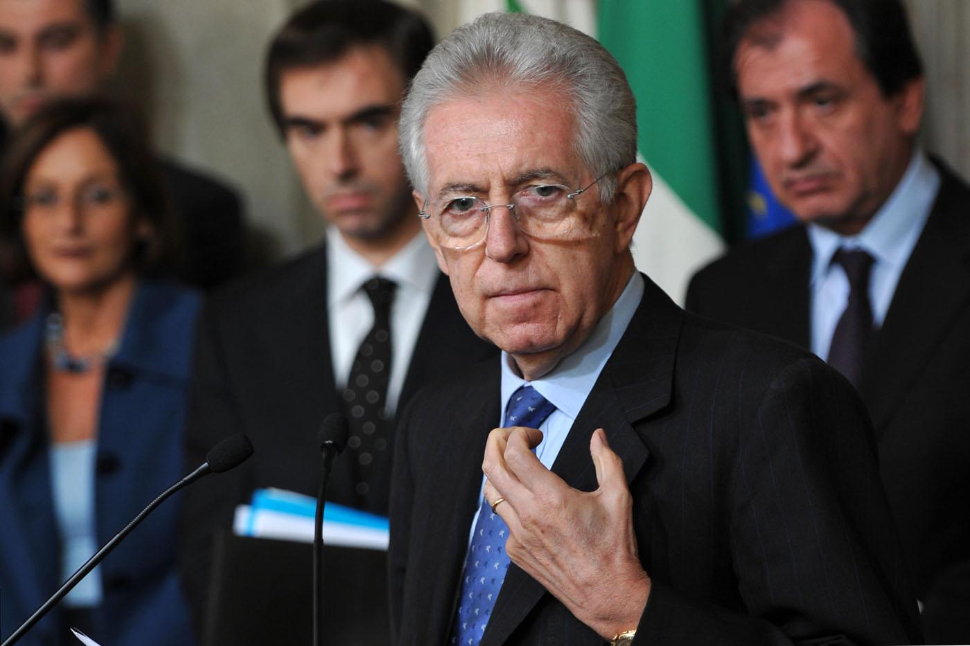 Mario Monti a présenté son équipe gouvernementale au président et à la presse. [Alberto Pizzoli]