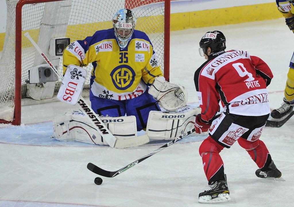 Reto Berra a réalisé 45 parades face aux Canadiens. [PETER SCHNEIDER]