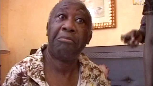 11 avril 2011: Laurent Gbagbo, hagard, peu après son arrestation.