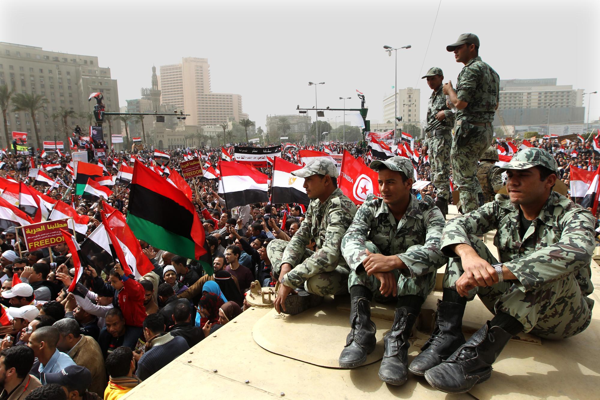 Au Caire, des dizaines de milliers d'Egyptiens ont paradé avant que les choses ne s'enveniment avec l'armée. [AFP - Khaled Desouki]