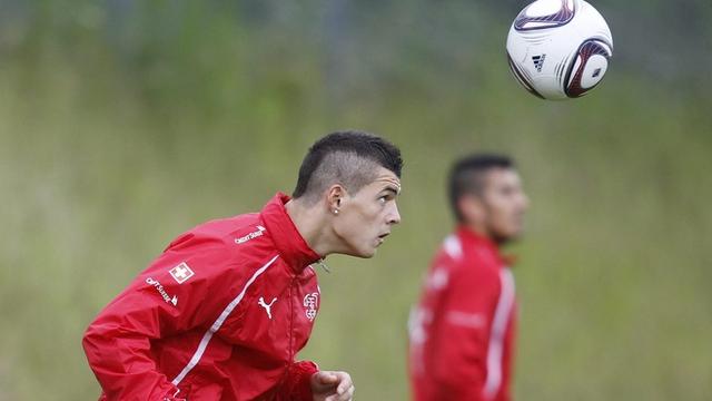 Malgré peu de temps de jeu en raison d'une blessure, Xhaka devrait commencer le match. [Peter Klaunzer]