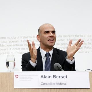 Le nouveau chef du Département de l'intérieur Alain Berset risque de froisser son parti sur les dossiers sensibles de l'AVS ou des coûts de la santé. [Peter Klaunzer]