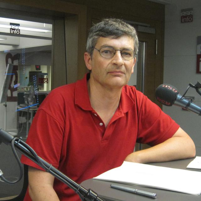 Jacques Mirenowiscz rédacteur en chef de la "Revue durable". [Caroline Dumoulin]