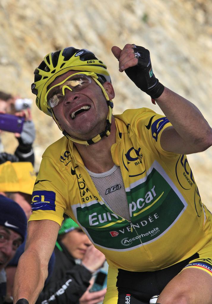 En jaune depuis dix jours, Thomas Voeckler n'en finit plus de surprendre. [KEYSTONE - Laurent Rebours]