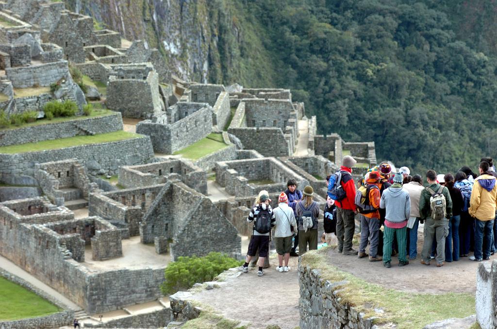 Le site inca souffre notamment du nombre de visiteurs. [KEYSTONE - AP Photo/Karel Navarro]