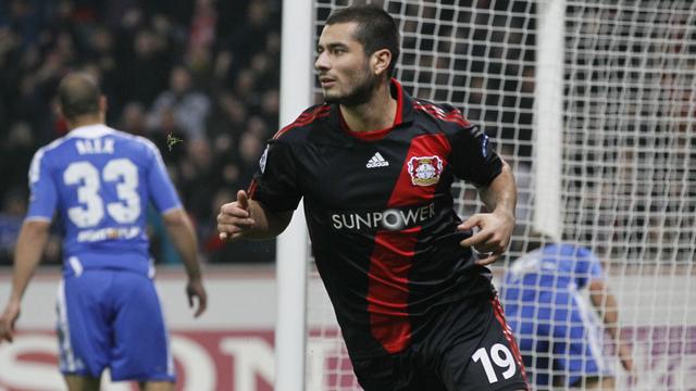 Bayer Leverkusen's Eren Derdiyok celebrates scoring a goal against Chelsea during their Champions League Group E soccer match in Leverkusen November 23, 2011. REUTERS/Wolfgang Rattay (GERMANY - Tags: SPORT SOCCER) [REUTERS - Wolfgang Rattay]