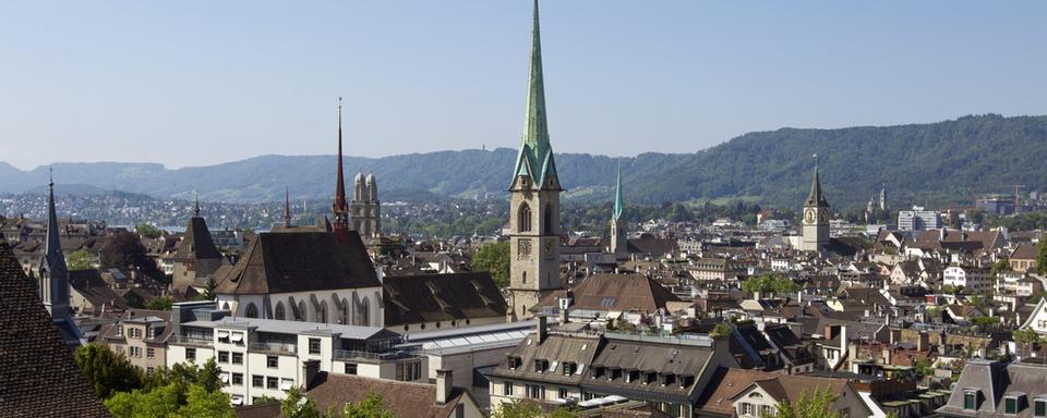 Une équipe de l’Ecole polytechnique fédérale de Zurich, dirigée par Mark Brink, a analysé le sommeil de 27 personnes habitant près de 9 églises du canton. [Keystone - Alessandro della Bella.]