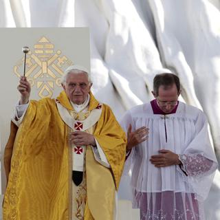 Benoît XVI a insisté sur l'importance de ne pas faire cavalier seul dans la foi durant la messe finale des JMJ de Madrid. [Gregorio Borgia]