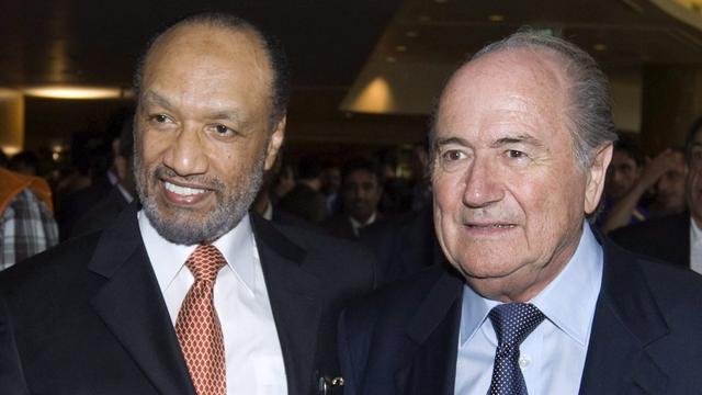 Bin Hammam et Blatter, à l'époque des beaux jours. [KEYSTONE - Ahmad Yusni]