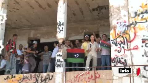 Libye:La population découvre l'ancien quartier général du colonel Mouammar Kadhafi