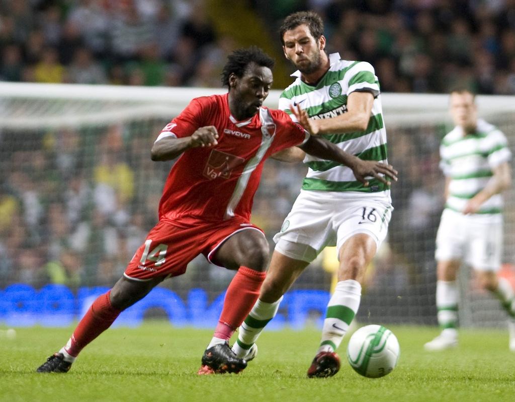 L'international guinéen se joue de Joe Ledley. [KEYSTONE - Brian Stewart]