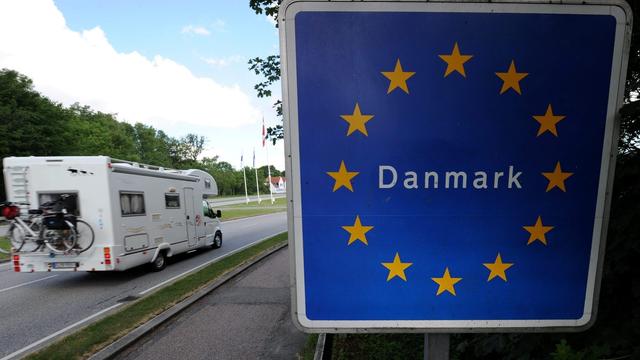 Les contrôles douaniers auront à nouveau lieu aux frontières danoises, comme ici à la limite avec l'Allemagne. [Carsten Rehder]