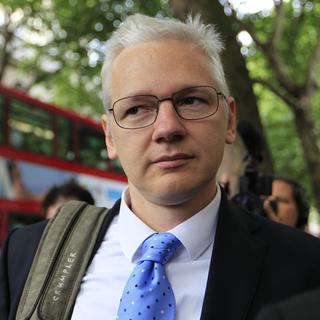 Julian Assange à son arrivée au tribunal à Londres ce mardi [Sang Tan]