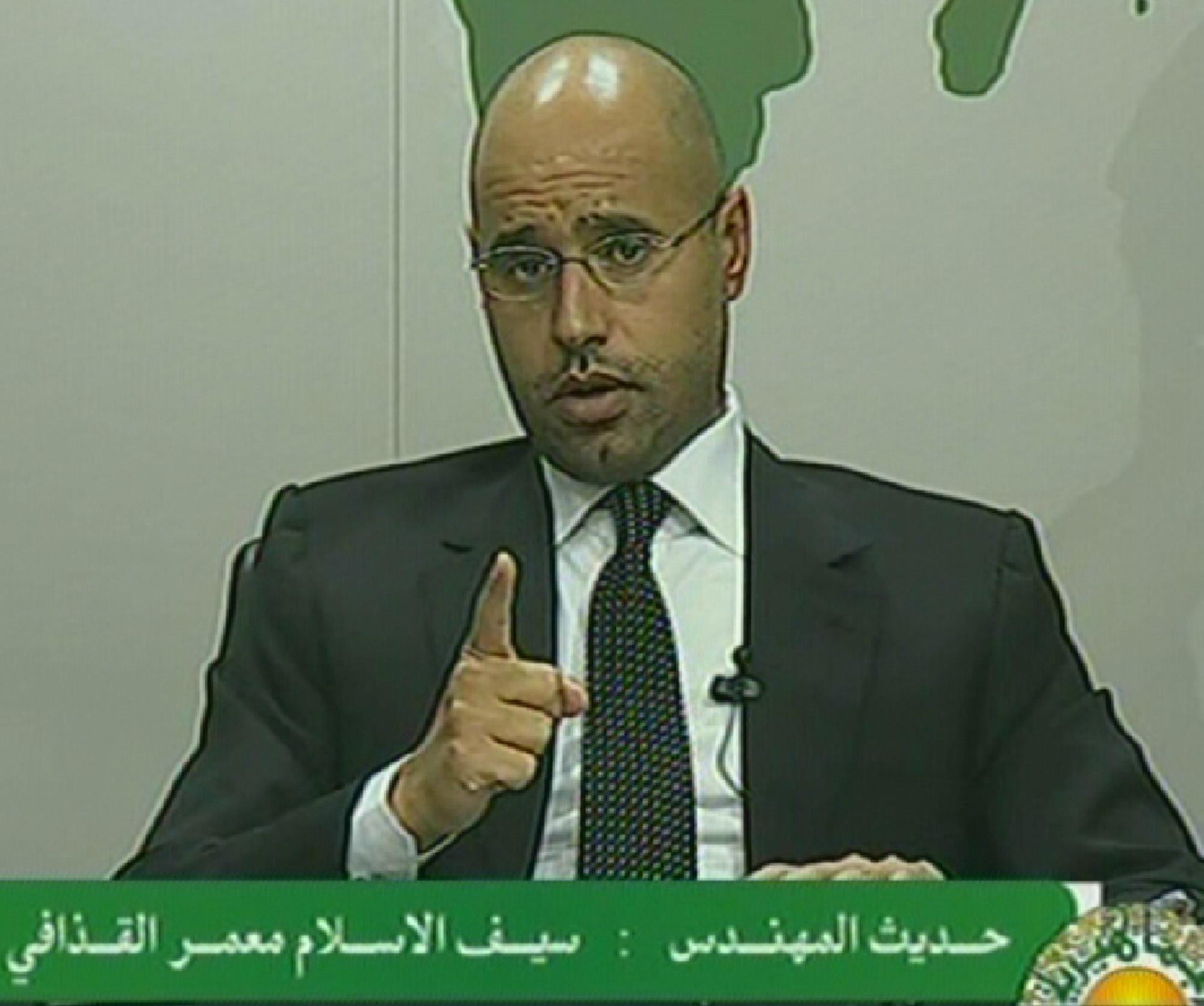 Seïf Al-Islam est le premier membre de la famille de Mouammar Kadhafi à prendre la parole. [AFP - HO/LIBYAN TV]