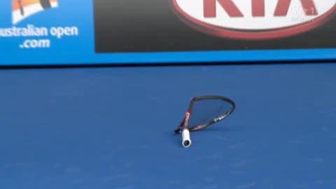 Tennis / Open d'Australie: Breaké tôt dans la 3e manche, Wawrinka tente de s'accrocher.