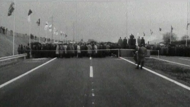 Cérémonie d'inauguration de l'autoroute Genève Lausanne le 24 avril 1964.jpg
