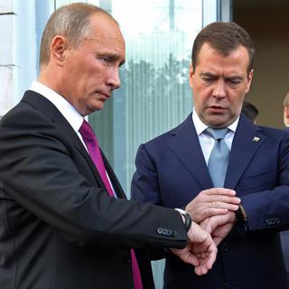 Vladimir Poutine et Dmitri Medvedev s'apprêtent à échanger leurs sièges encore une fois. [RIA Novosti - Yekaterina Shtukina]