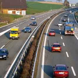 D'ici à 2018, tous les riverains des routes cantonales bernoises devront être protégés des nuisances sonores excessives. [Fotolia]