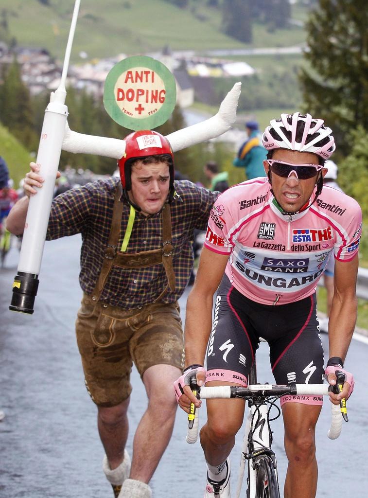Malgré sa domination sur le Giro, Contador a dû faire face aux railleries de quelques supporters. [KEYSTONE - Carlo Ferraro]