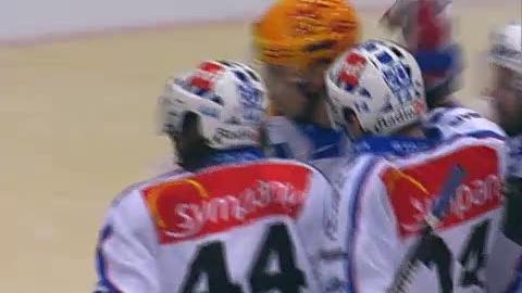 Hockey / Match 5 / Playoff : Kloten - ZSC ( 2-1 ) Domenico Pittis offre le premier but à Zürich