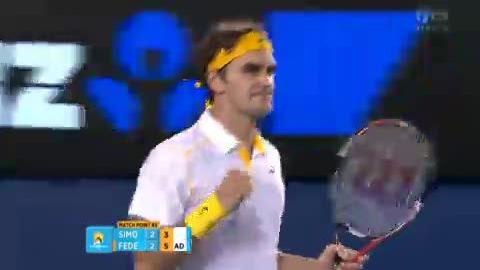 Tennis / Open d'Australie: Gilles Simon (FRA) - Roger Federer (SUI. La 5e balle de match sera la bonne. Federer s'impose 6-2 6-3 4-6 4-6 6-3