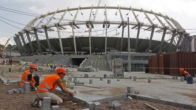 Le nouveau de stade de Kiev qui accueillera la finale de l'Euro 2012 n'est encore qu'un vaste chantier. [Sergey Dolzhenko]