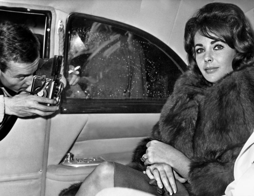 Elisabeth Taylor, héroïne de "Cléopatre", à l'époque de sa gloire en novembre 1960. [KEYSTONE - Str]