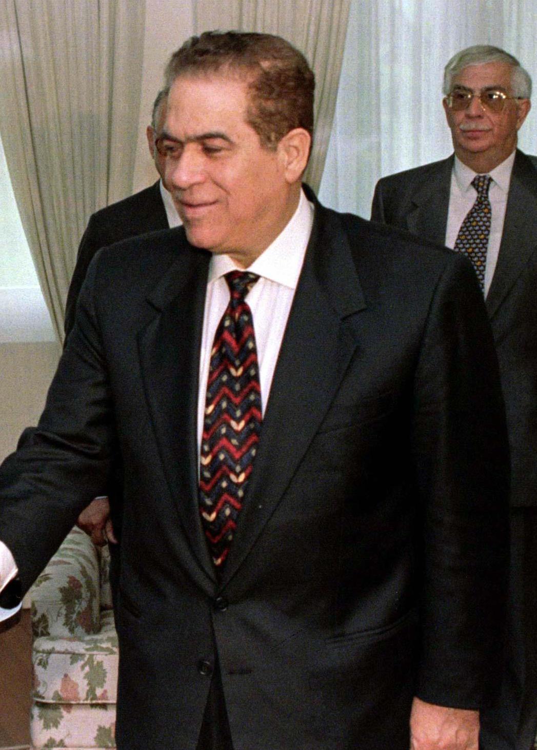 Kamal Ganzouri alors qu'il était Premier ministre de l'Egypte, en 1997. [Renga Renga]