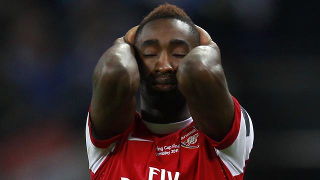 Le ciel n'est peut-être pas vraiment tombé sur Johan Djourou. Sa blessure à l'épauel serait moins grave que craint. [Reuters - Eddie Keogh]