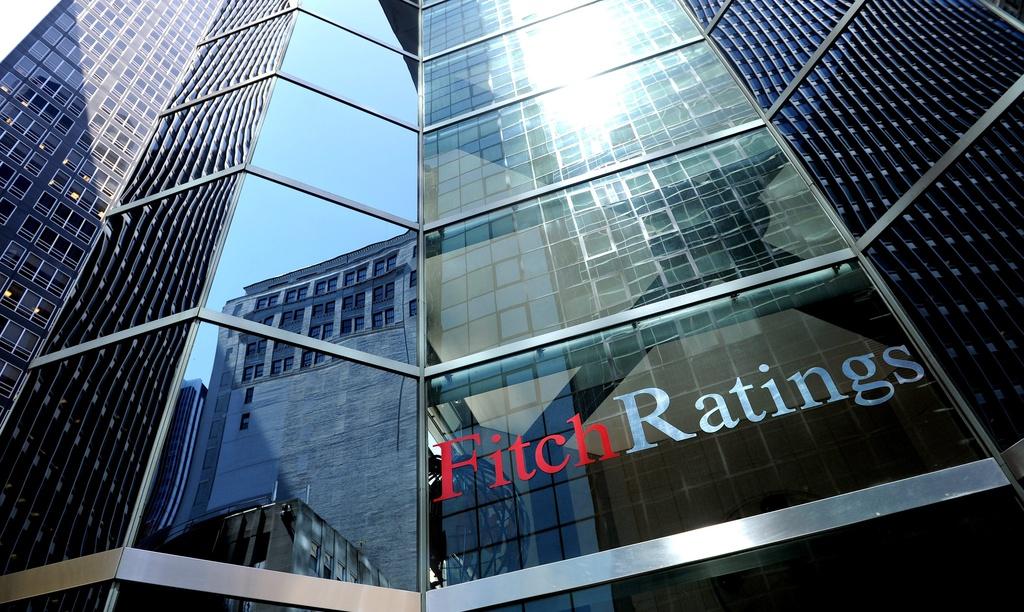 L'agence Fitch Retire Le AAA à La Dette Des Etats-Unis, Une Première ...